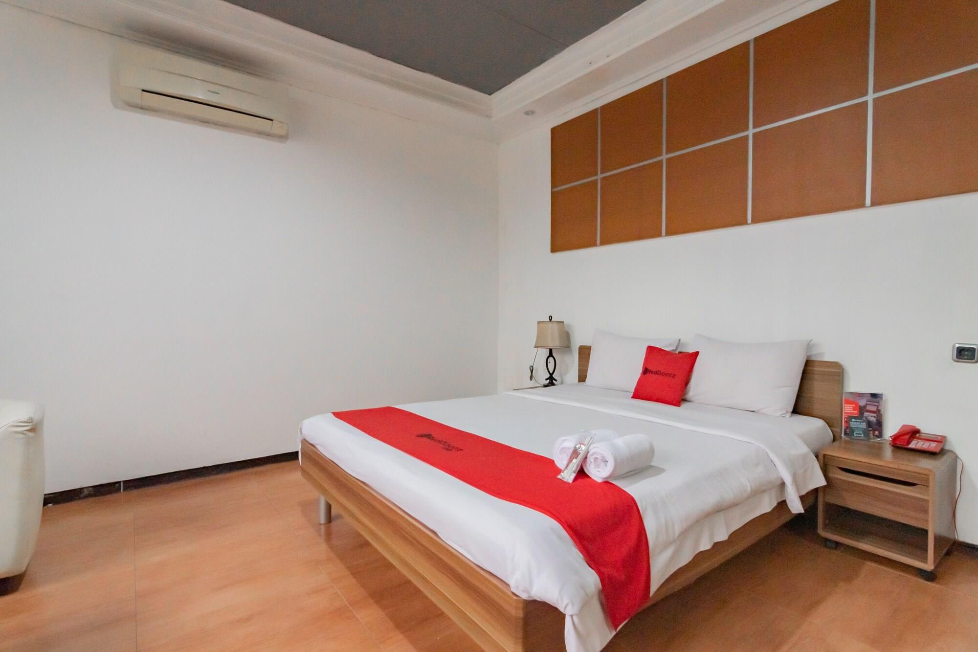 Wisma tamu Reddoorz @ Sukamulya Pasteur 2